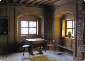 Stylish Café Chairs & Tables